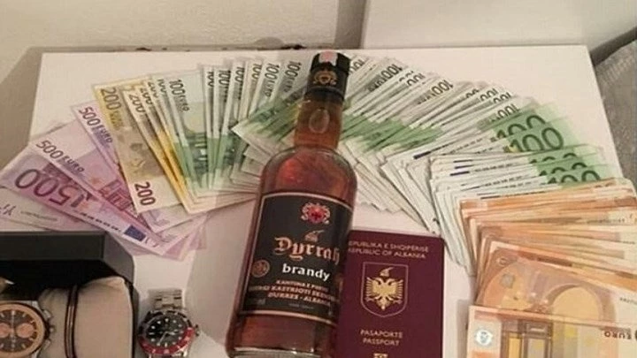 Αφού τους ταΐσαμε πρώτα: Επίδειξη πλούτου από τα πλουσιόπαιδα της Αλβανίας στο Instagram